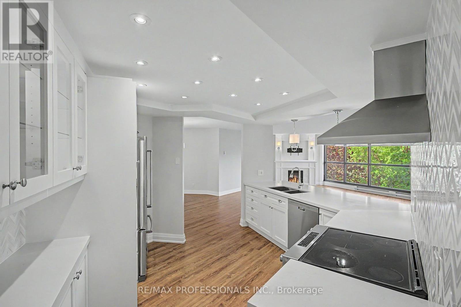 #309 2000 ISLINGTON AVENUE - 24