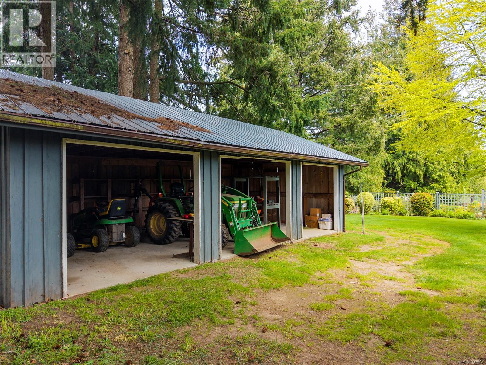 6412 Bryn Rd, Central Saanich