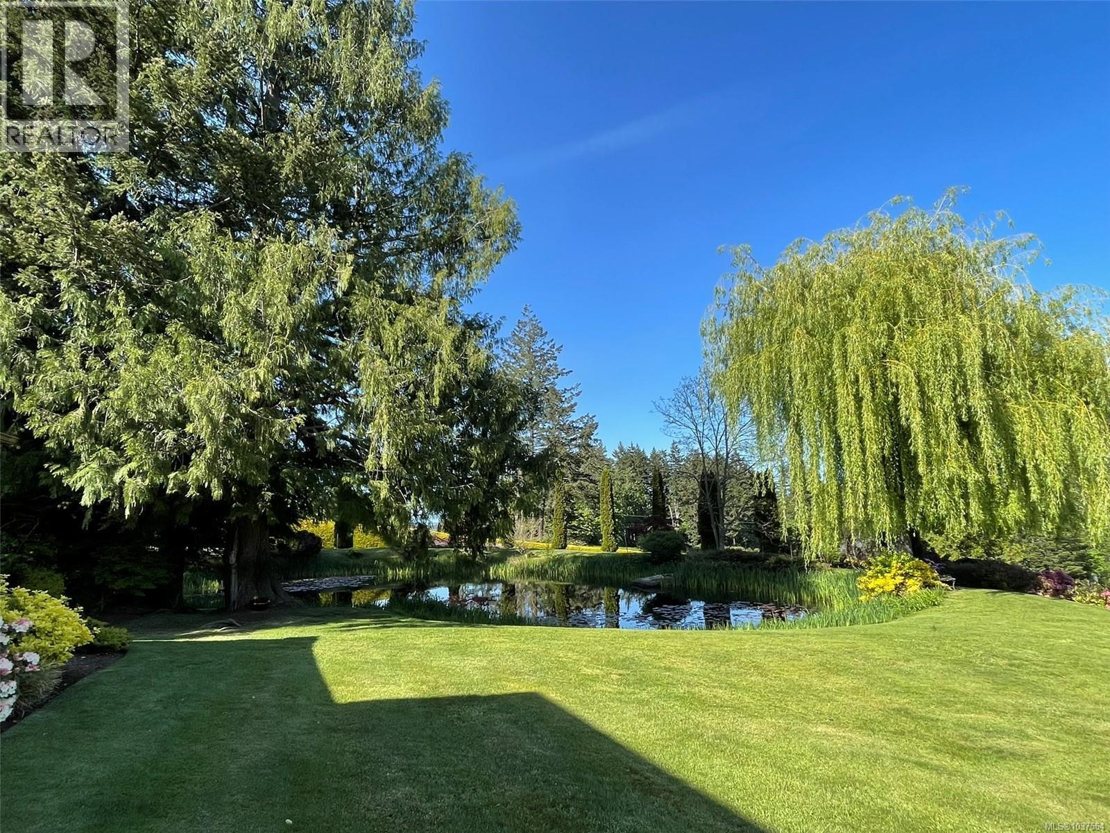 6412 Bryn Rd, Central Saanich
