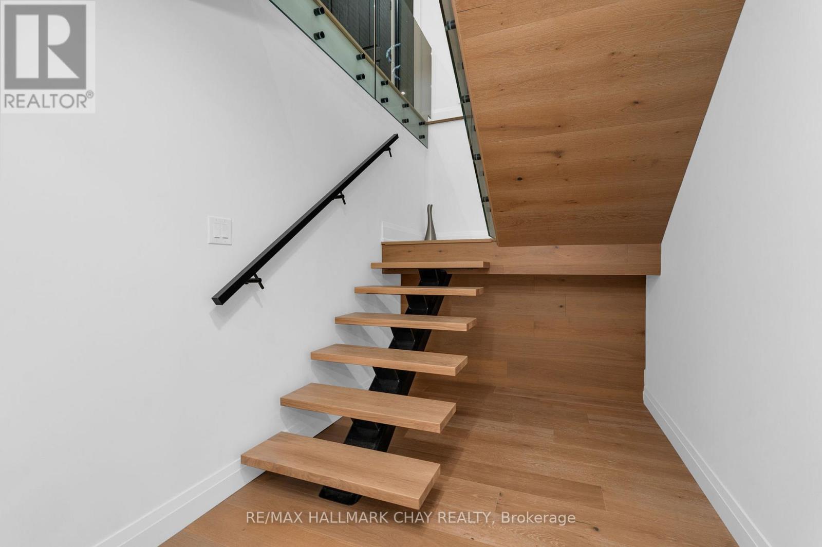 1 MORRISON PLACE - 23