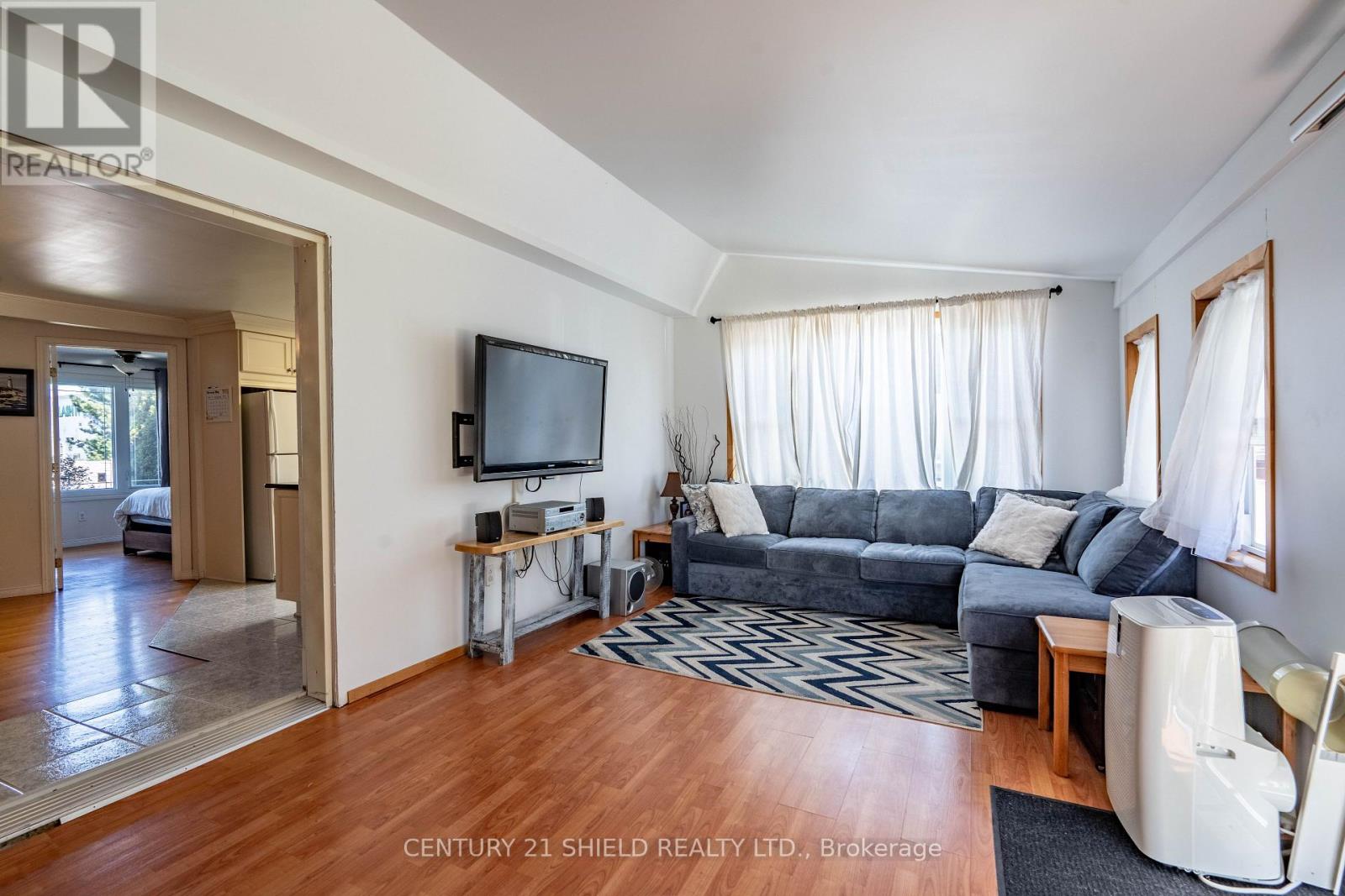 1320 AUBIN AVENUE - 10
