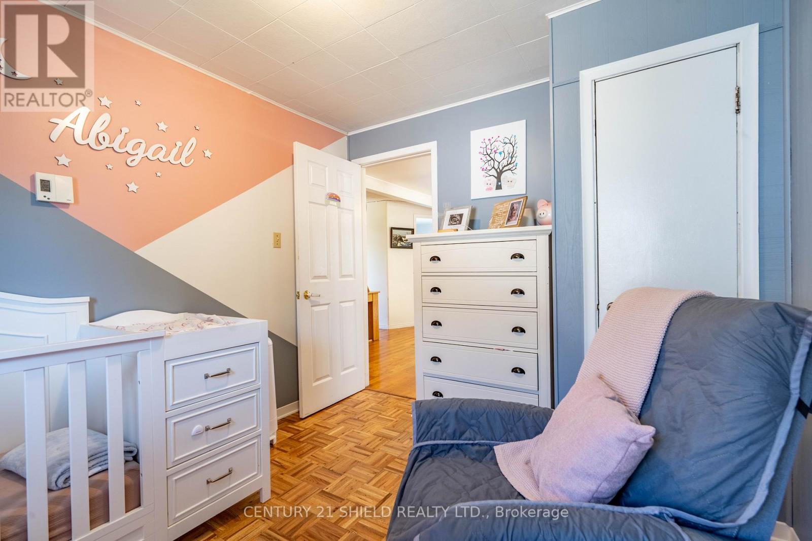 1320 AUBIN AVENUE - 14