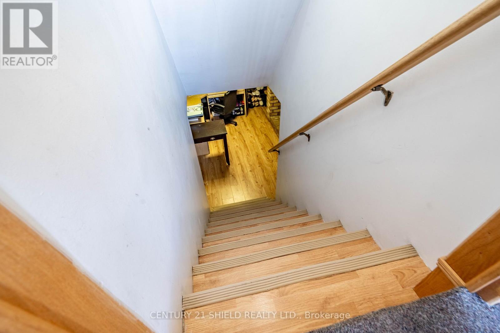 1320 AUBIN AVENUE - 20
