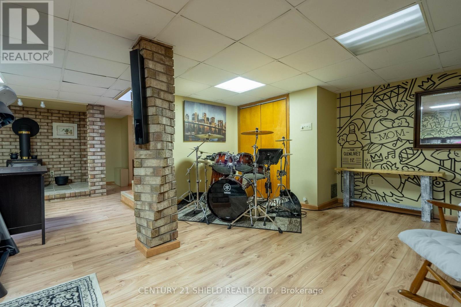 1320 AUBIN AVENUE - 24
