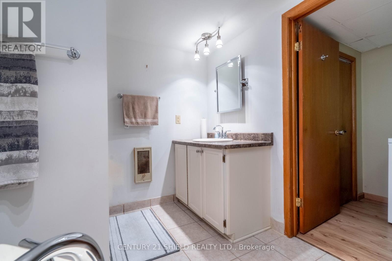 1320 AUBIN AVENUE - 30
