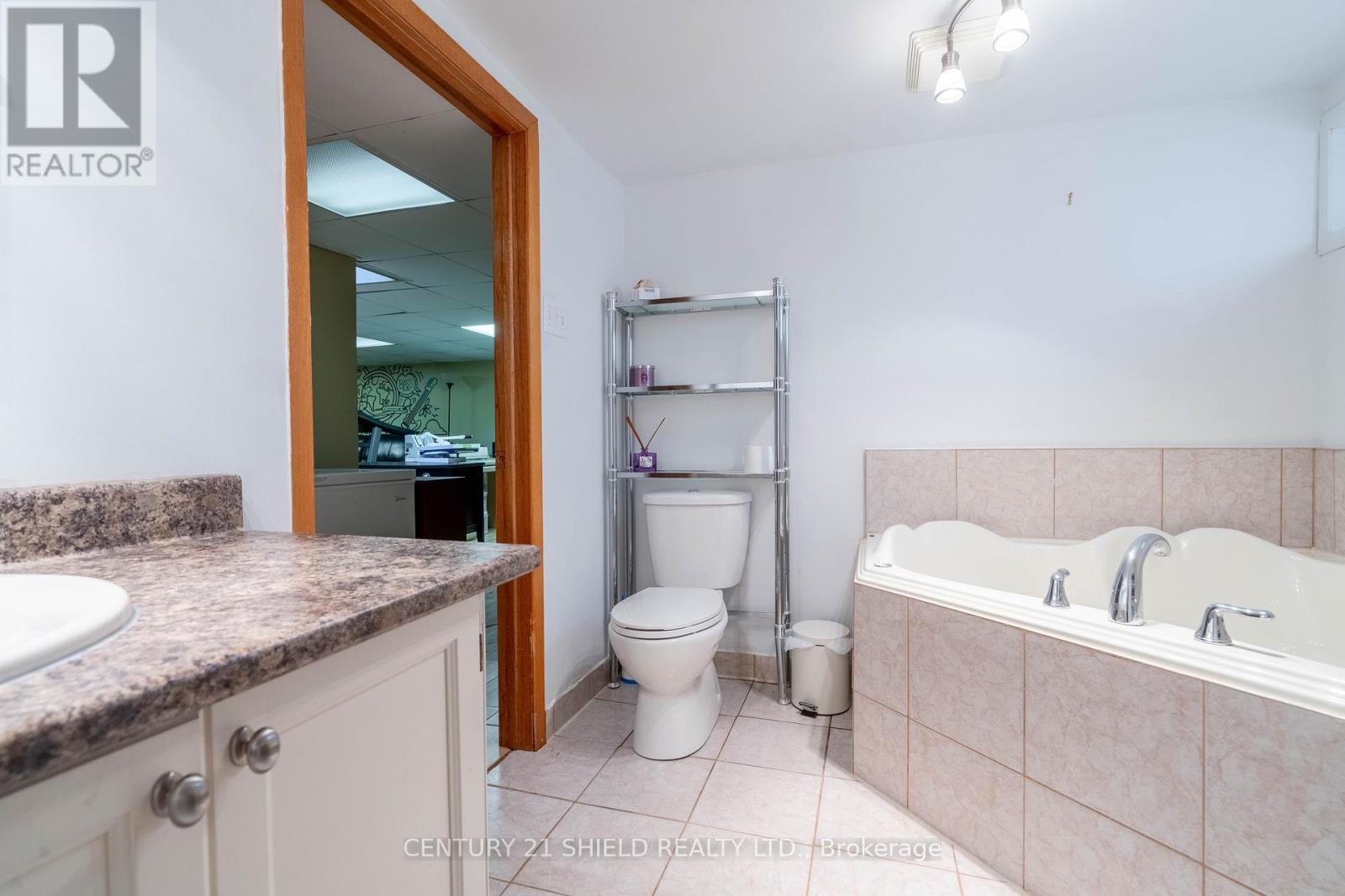 1320 AUBIN AVENUE - 31