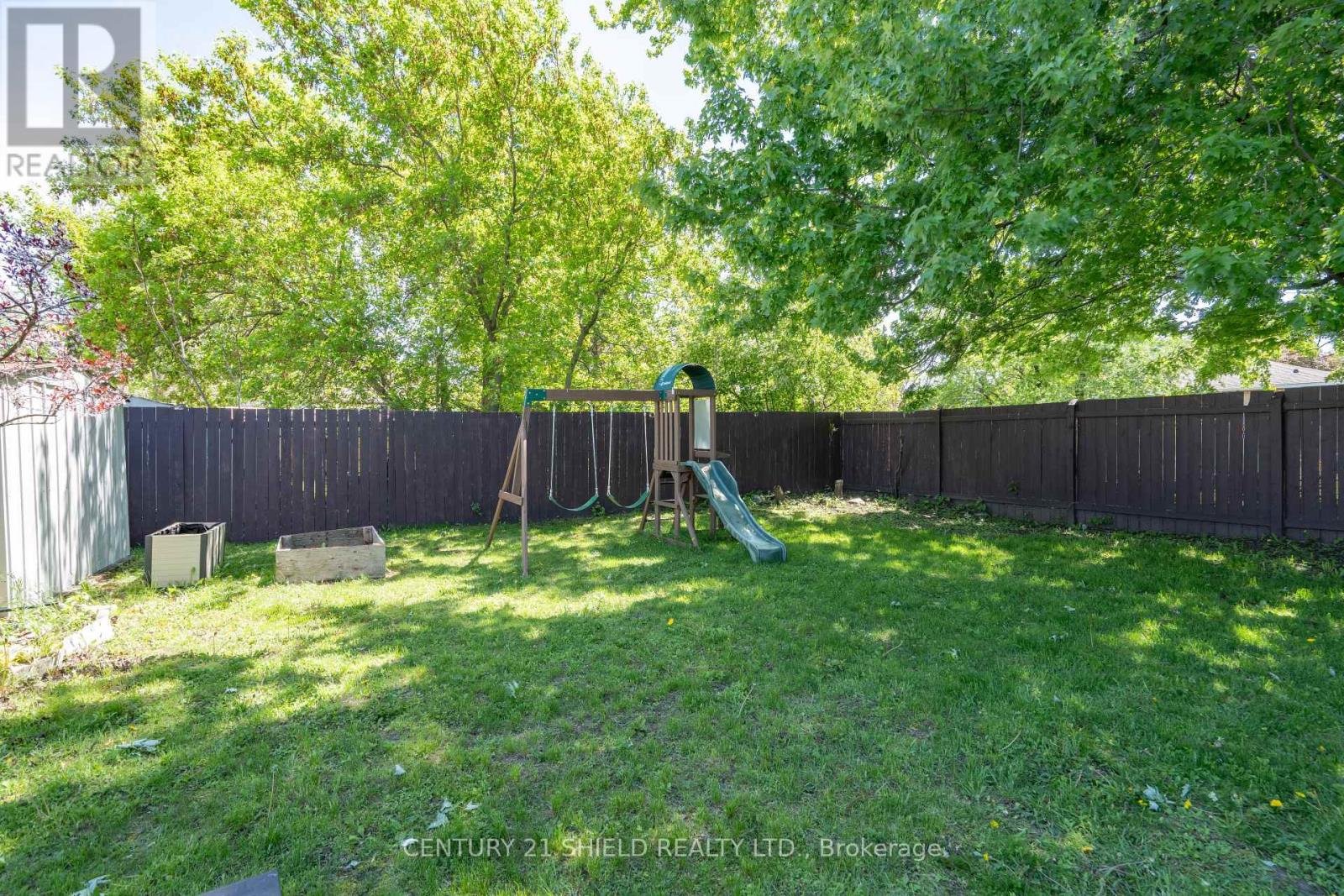 1320 AUBIN AVENUE - 34