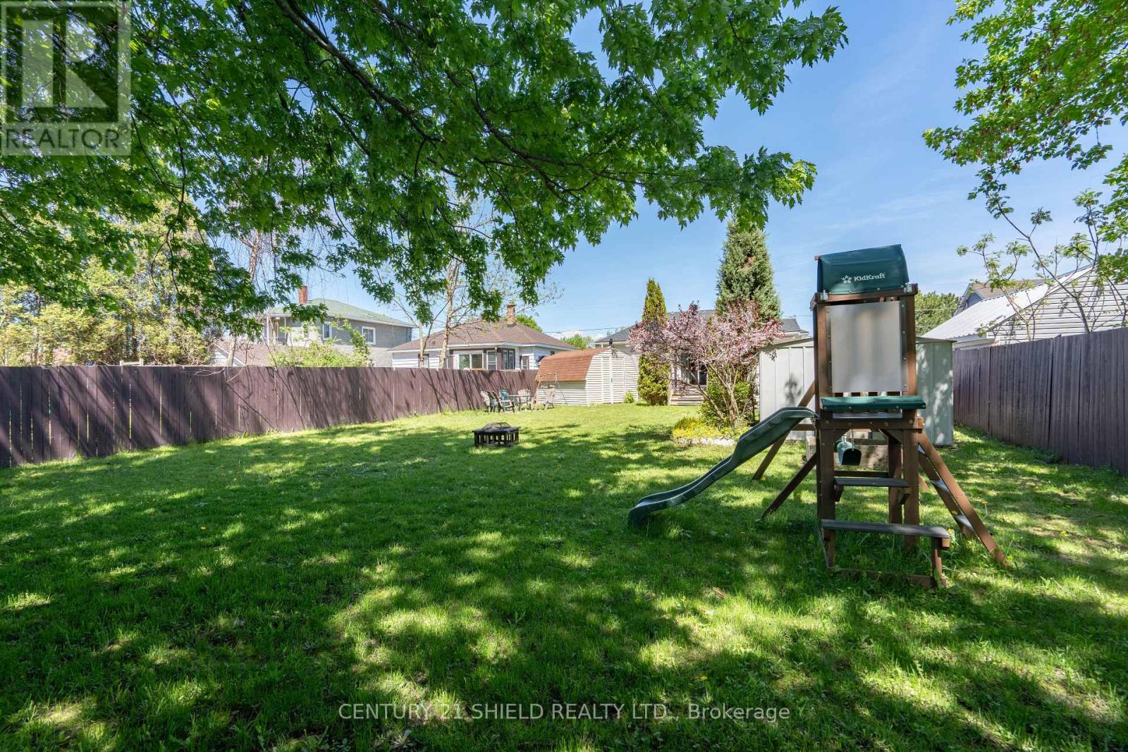 1320 AUBIN AVENUE - 35