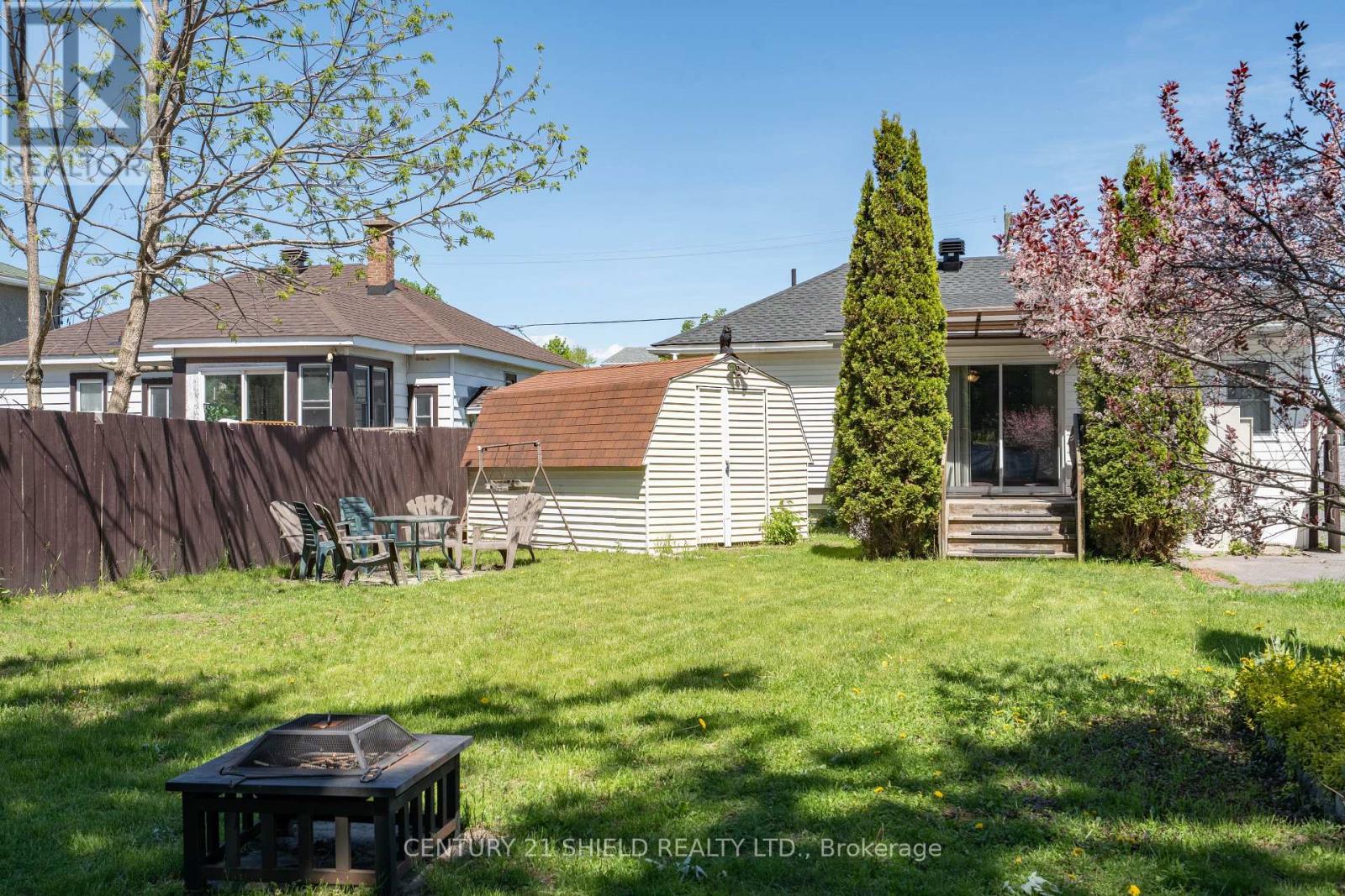 1320 AUBIN AVENUE - 36