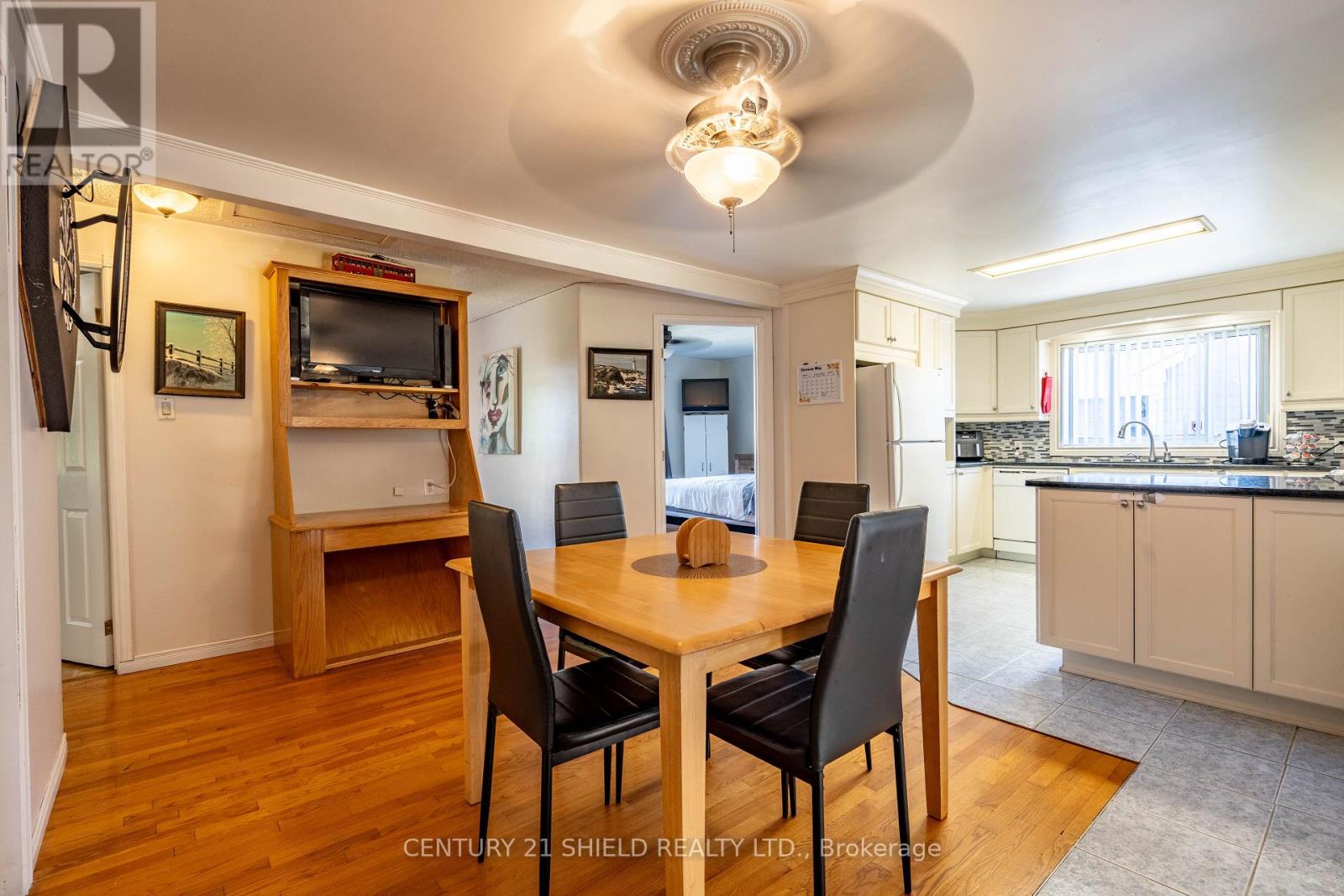 1320 AUBIN AVENUE - 7