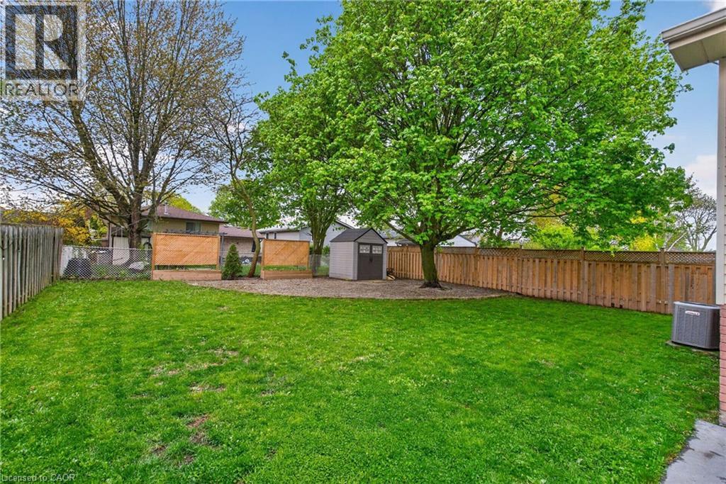 52 LATZER Crescent - 40