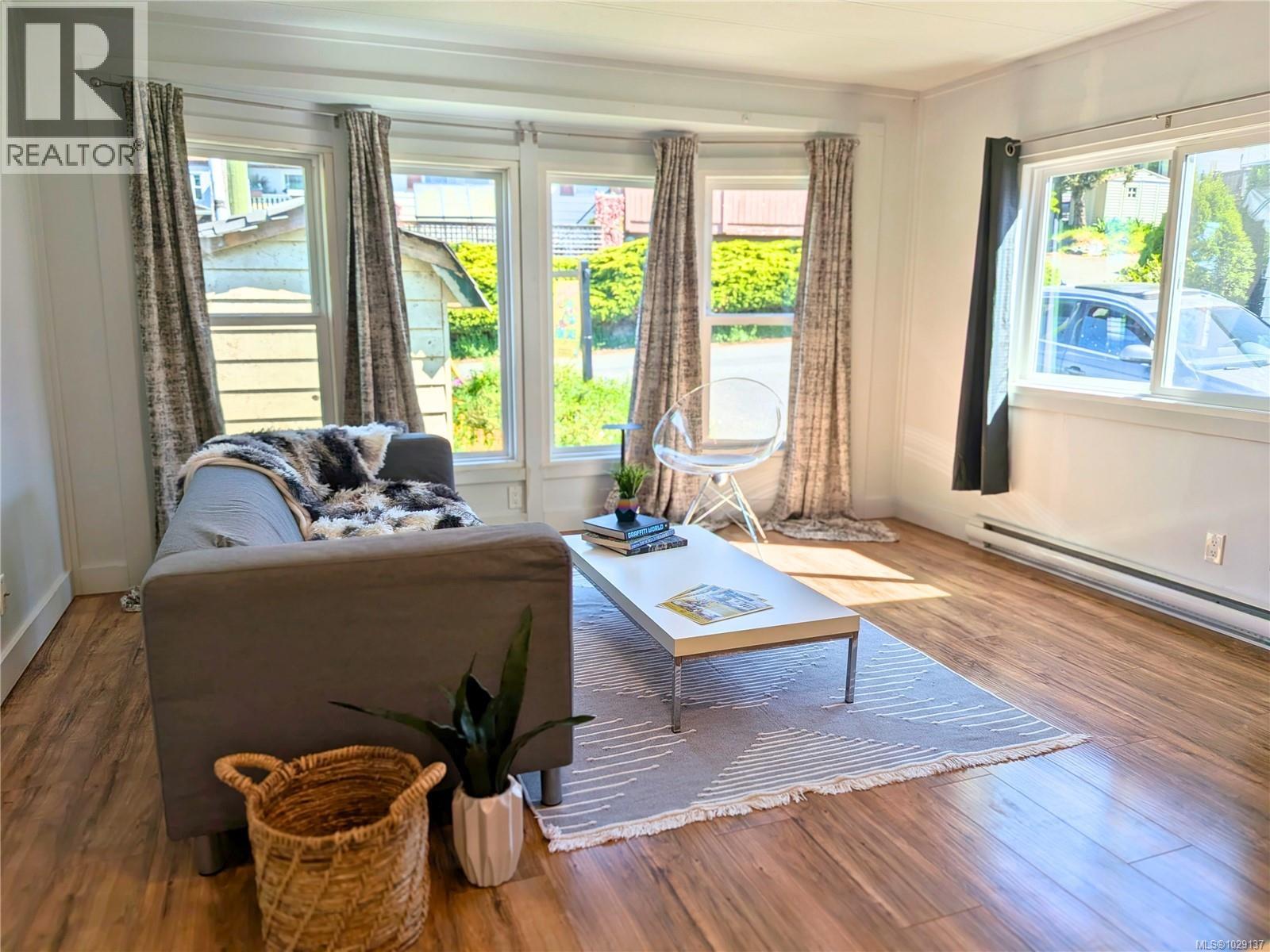 5 70 Cooper Rd, View Royal