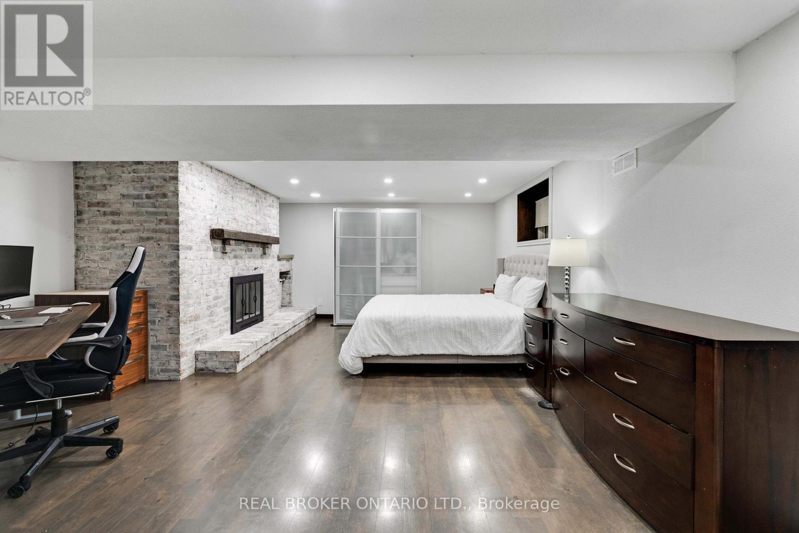 44 HICKMAN STREET - 31