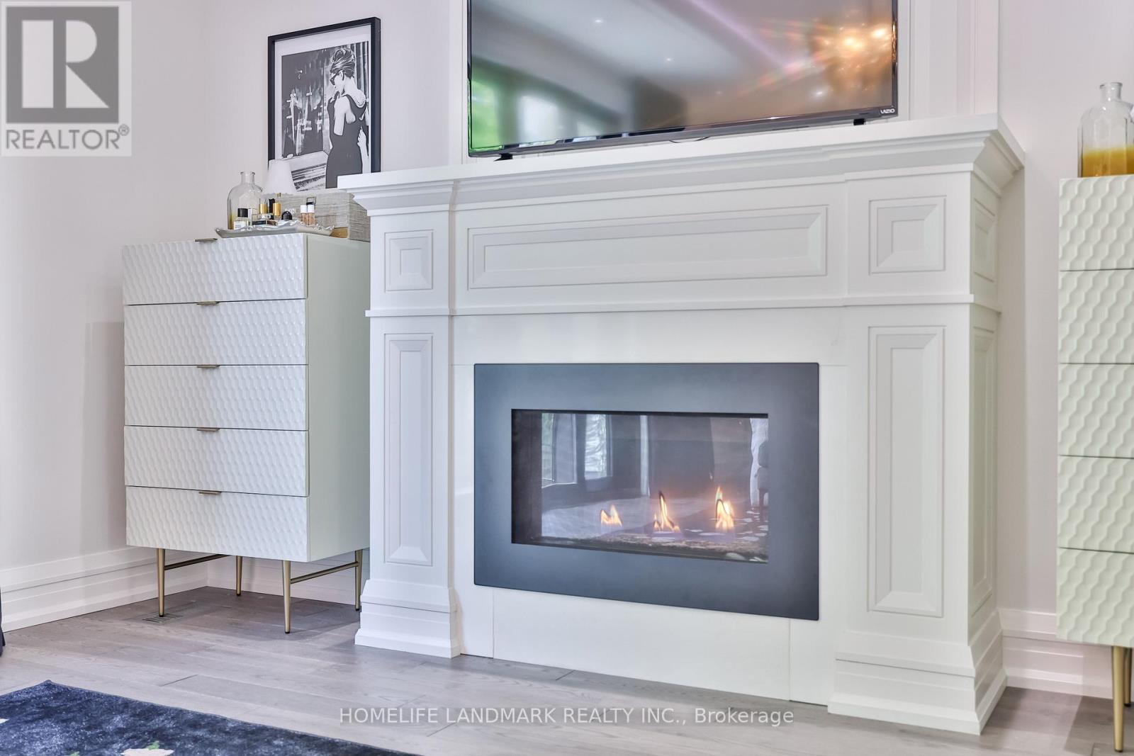211 SOUTH KINGSWAY WAY - 18