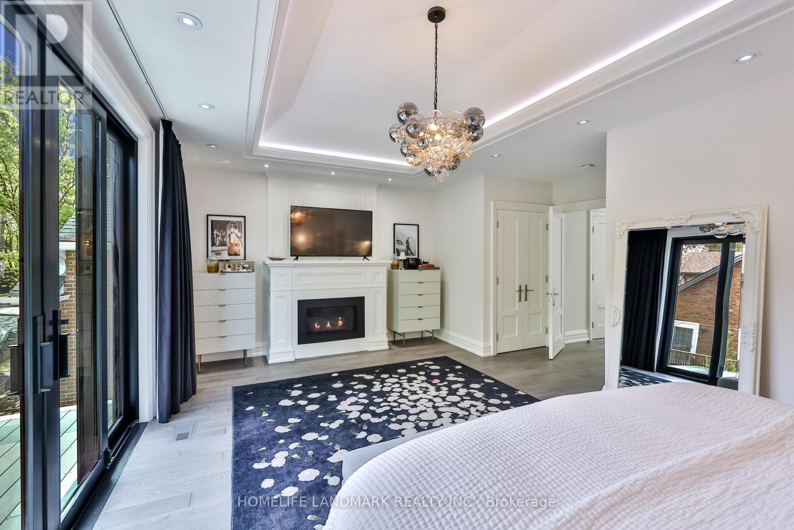 211 SOUTH KINGSWAY WAY - 19