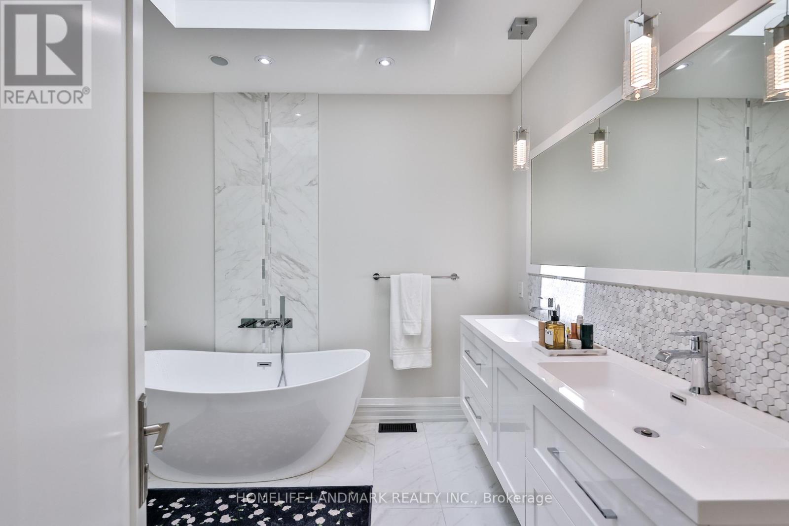 211 SOUTH KINGSWAY WAY - 22