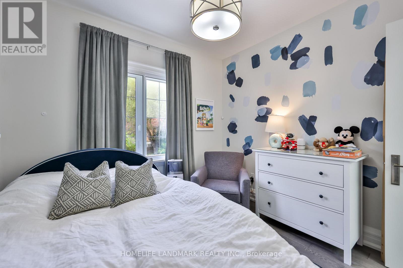 211 SOUTH KINGSWAY WAY - 31
