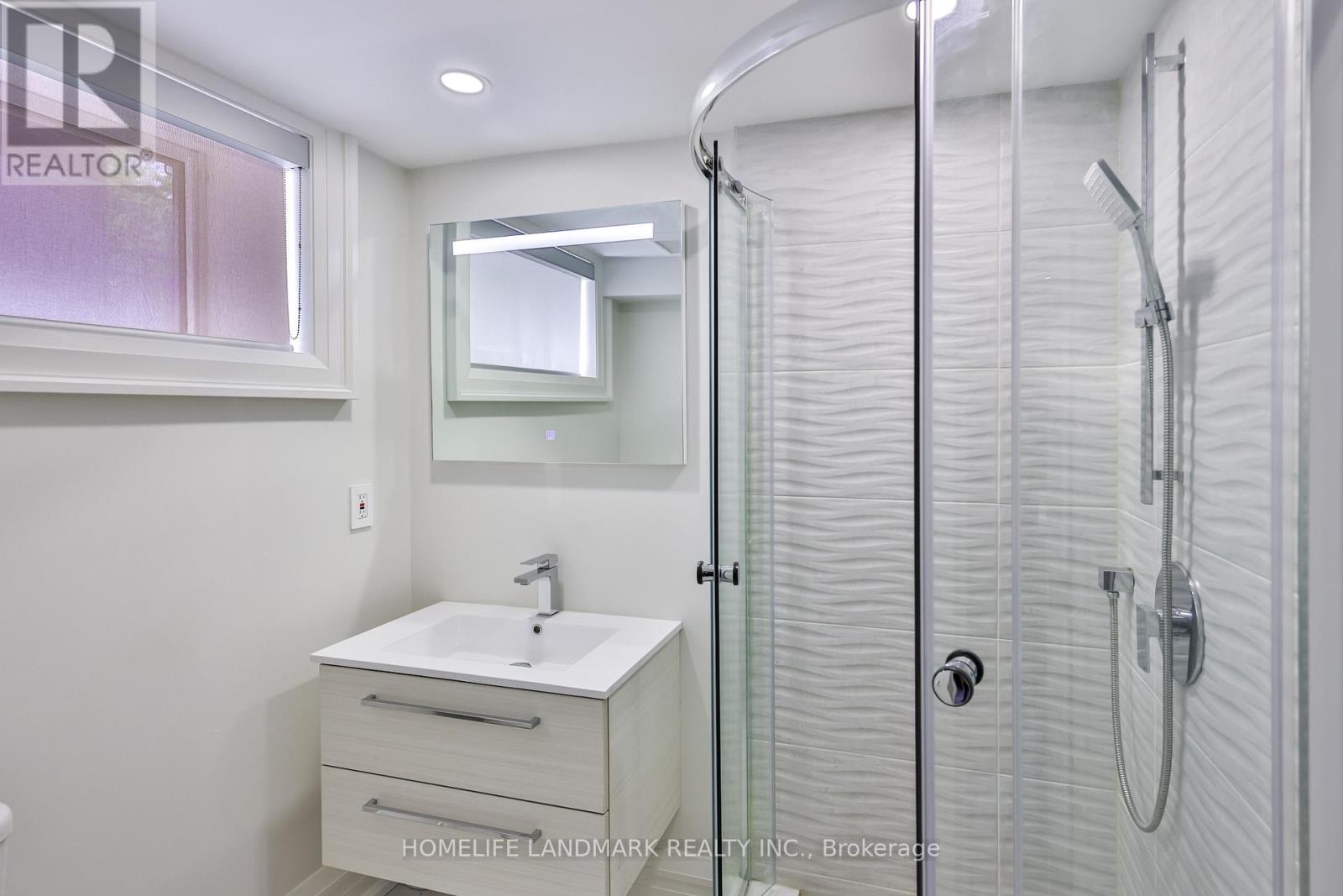 211 SOUTH KINGSWAY WAY - 40