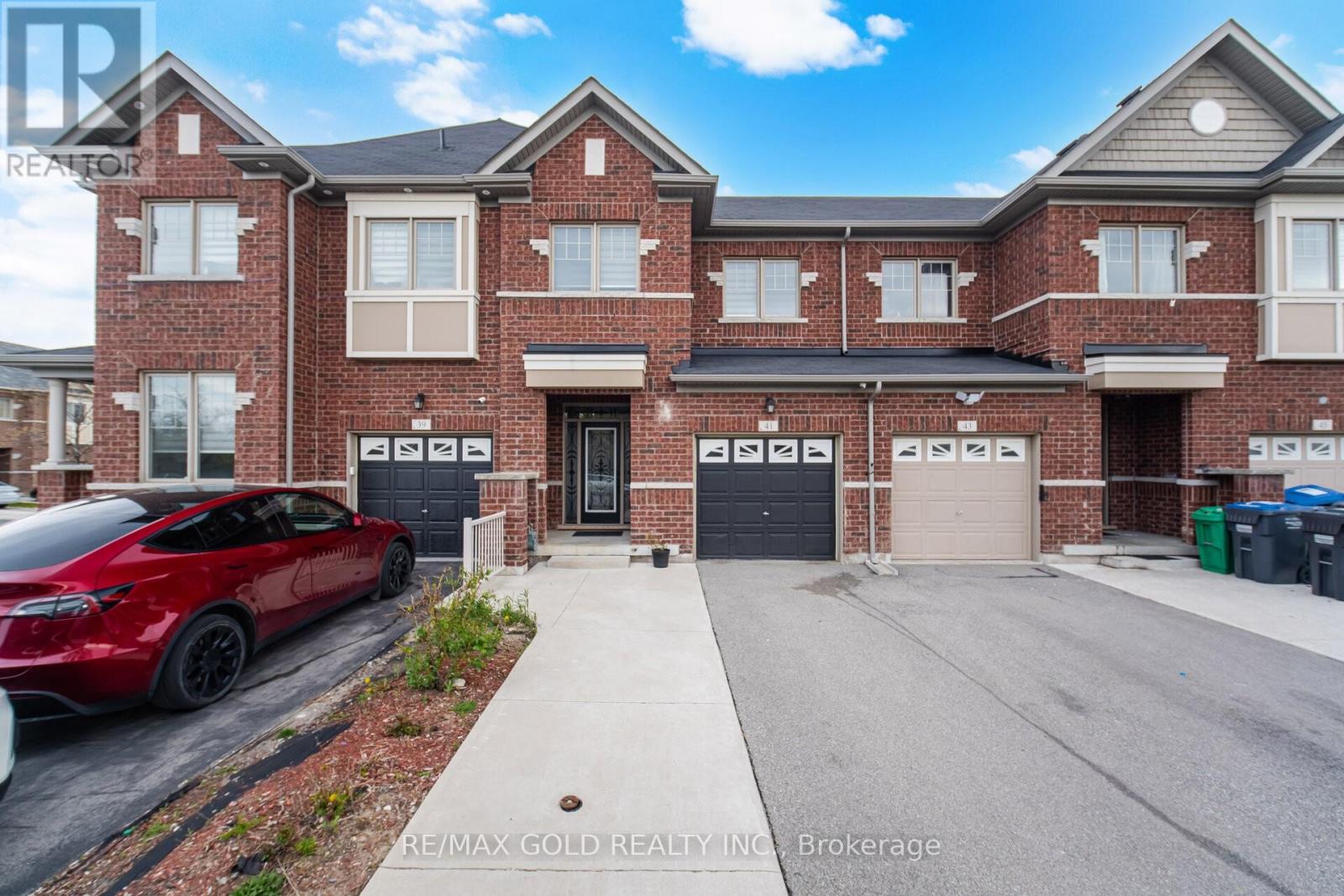 41 DAVENFIELD CIRCLE - 1