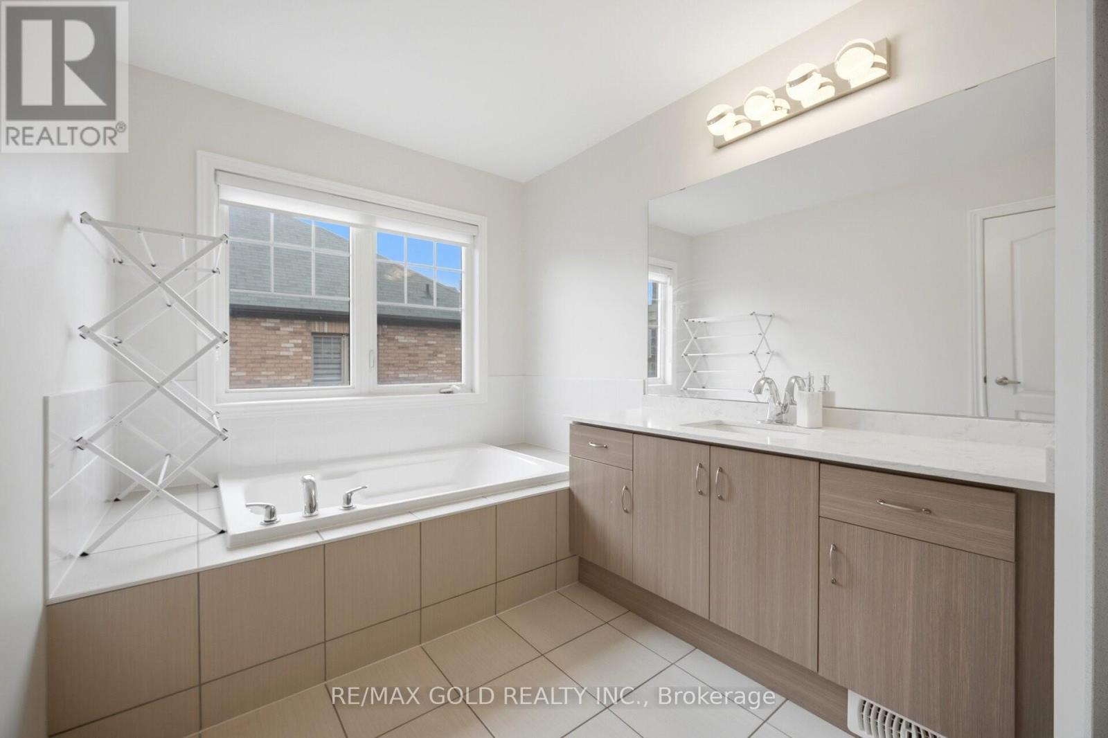 41 DAVENFIELD CIRCLE - 15