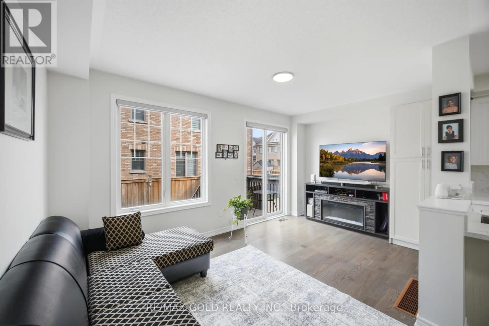 41 DAVENFIELD CIRCLE - Image 3