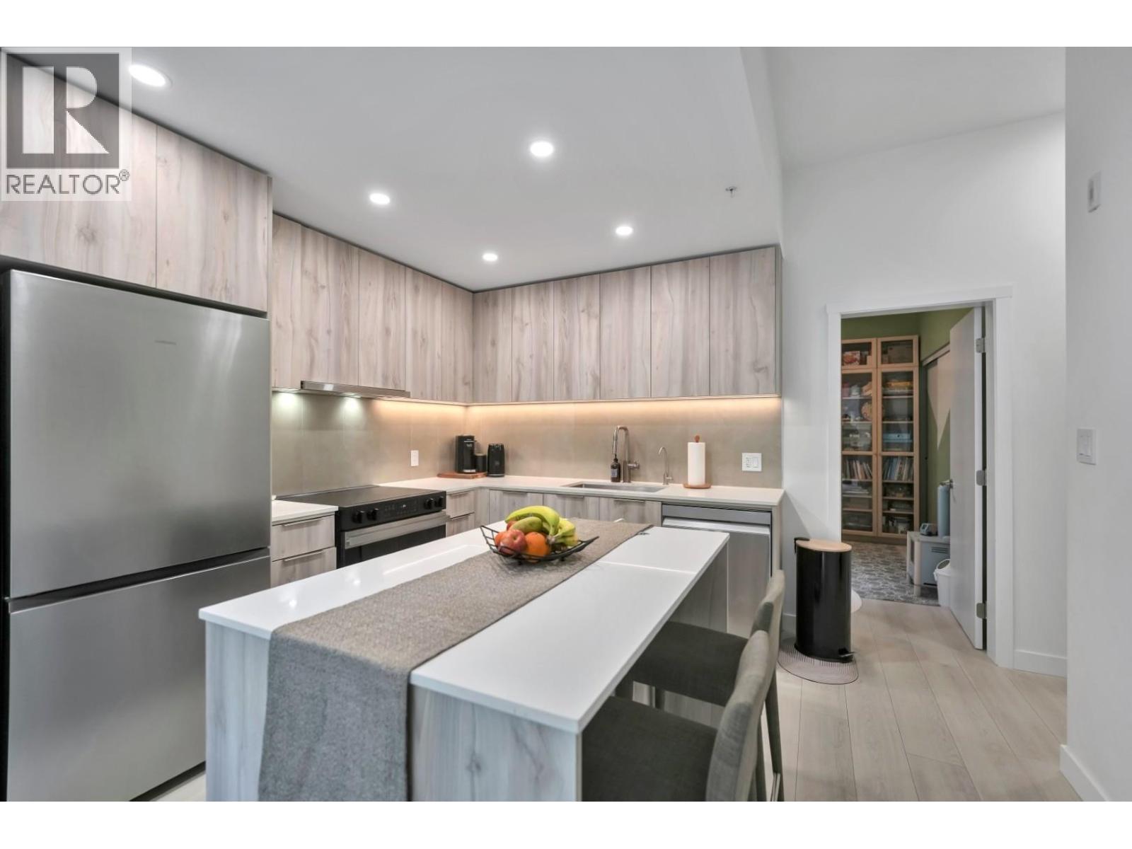 101 3596 MALSUM DRIVE, North Vancouver