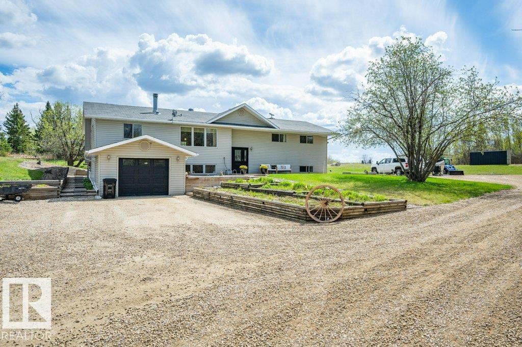 334 51112 Range Road 222 exterior