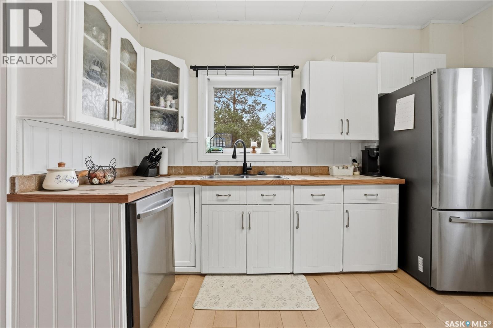 12 Alexandra AVENUE - 16