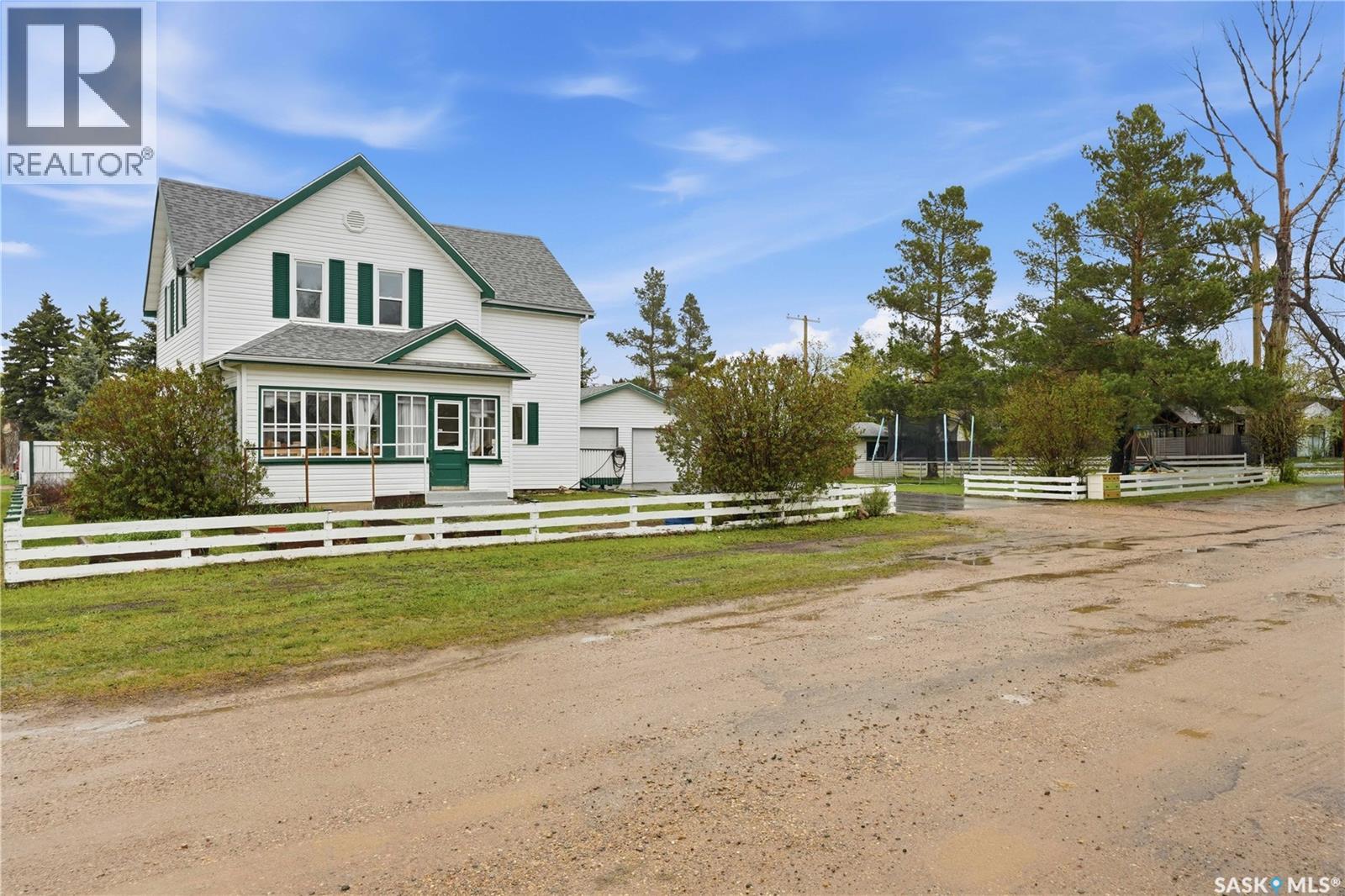12 Alexandra AVENUE - 2