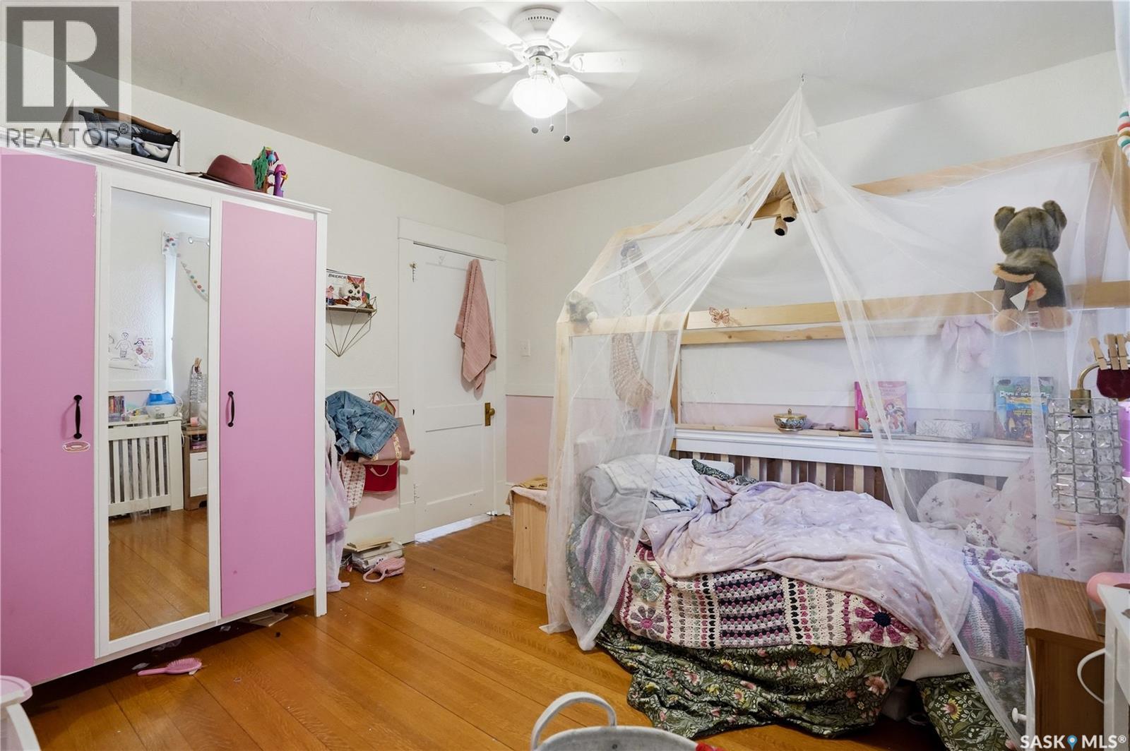 12 Alexandra AVENUE - 24
