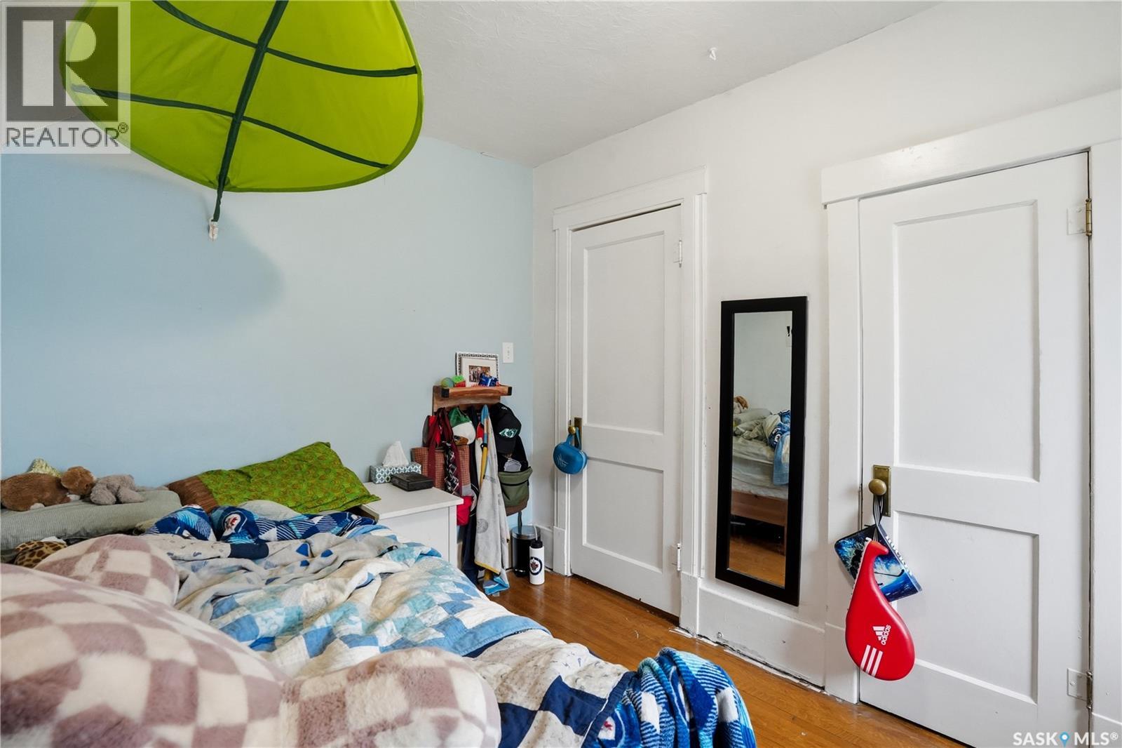 12 Alexandra AVENUE - 30