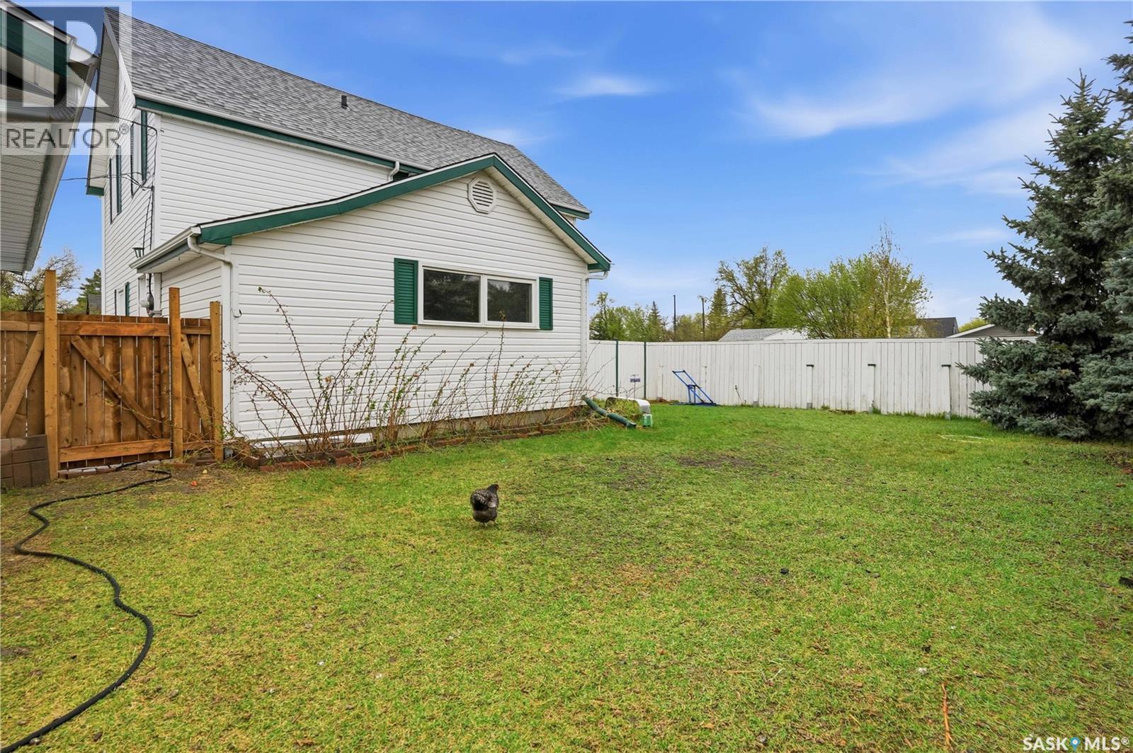 12 Alexandra AVENUE - 43