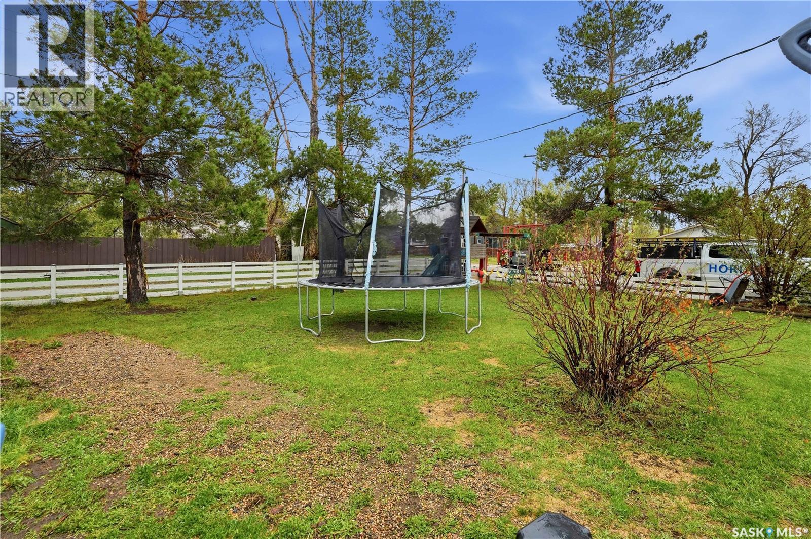 12 Alexandra AVENUE - 51