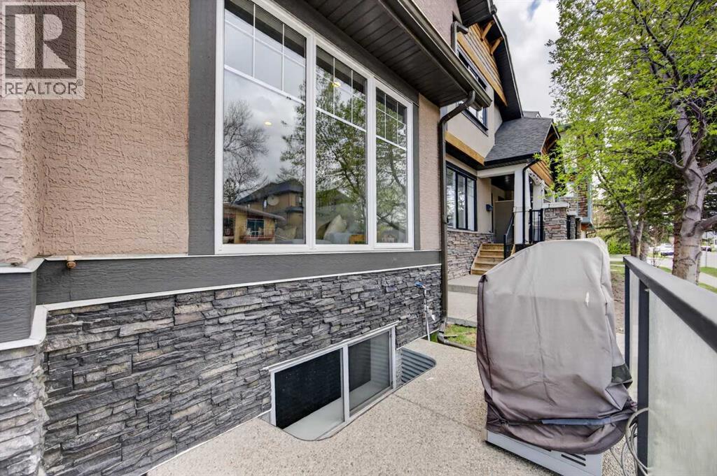 #1 129 12 Avenue NW - Image 2