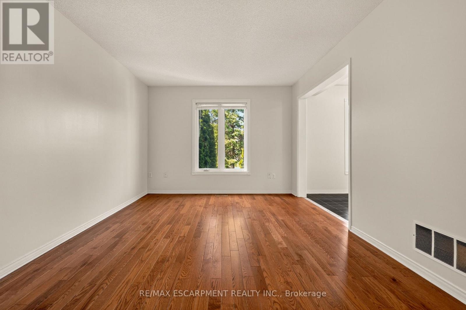 #19 11 PIRIE DRIVE - 29
