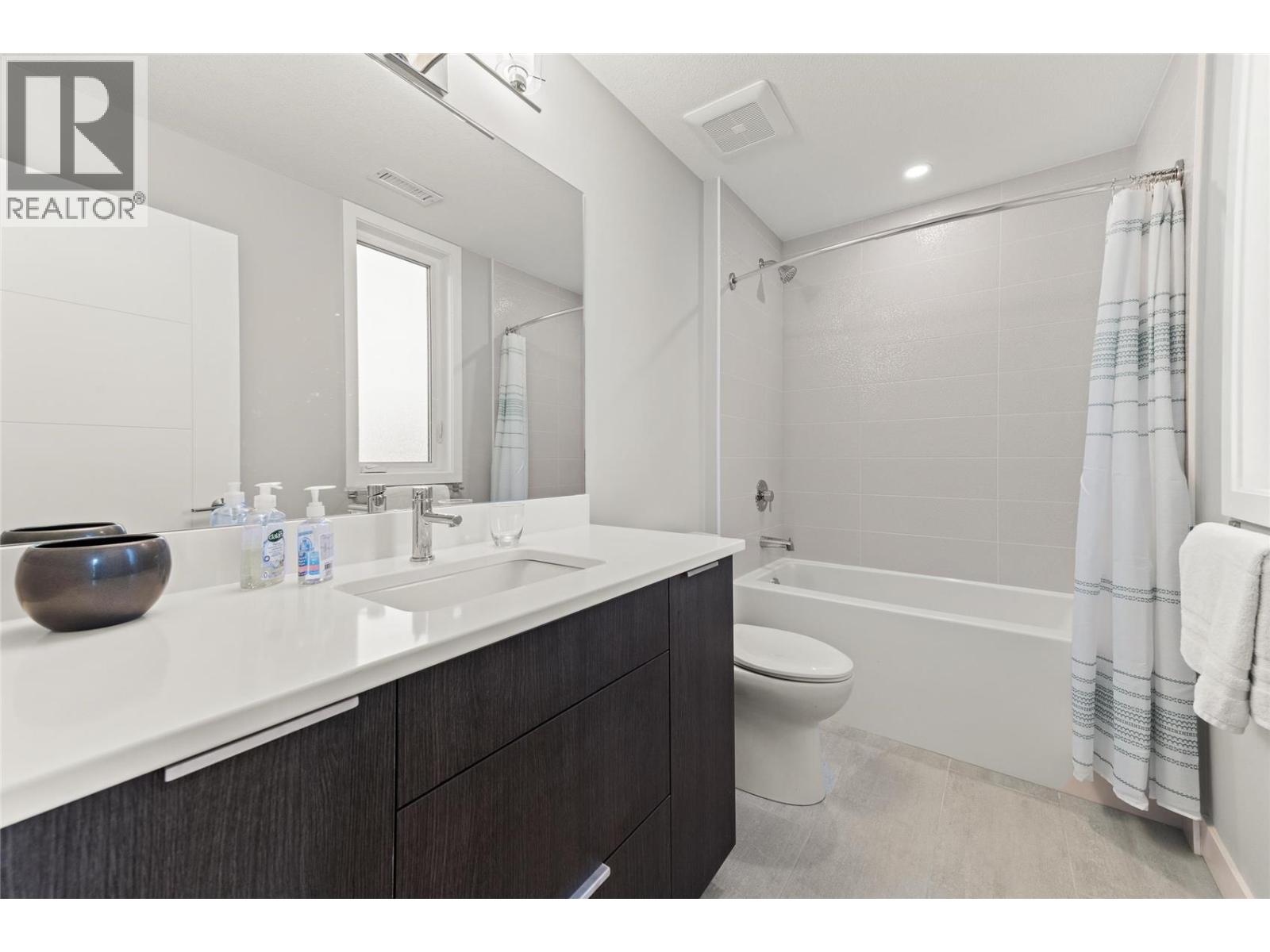 #7 3719 Woodsdale Road - 7