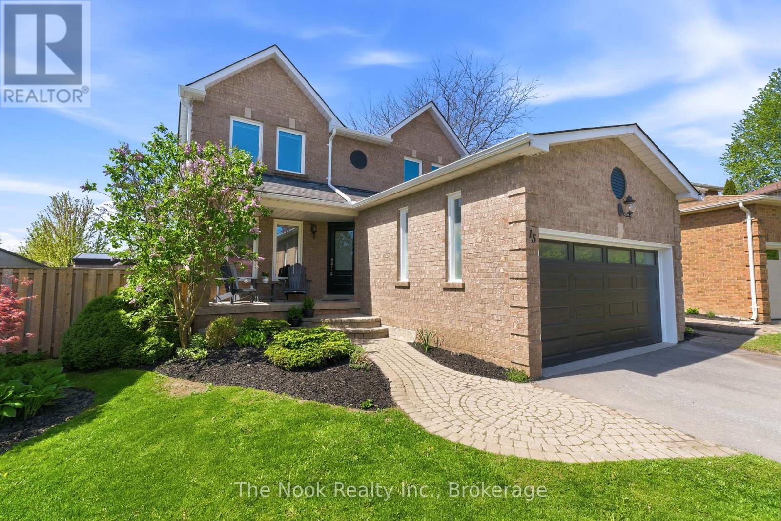 15 STANFORD CRESCENT - Image 2
