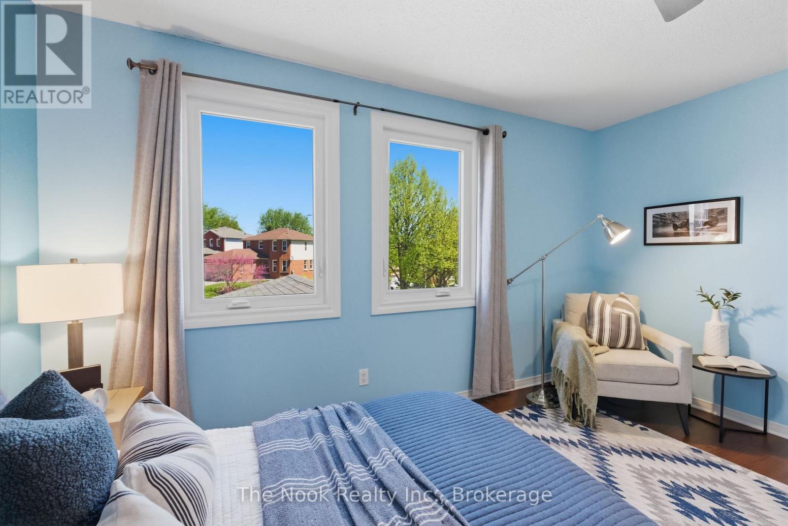 15 STANFORD CRESCENT - 30
