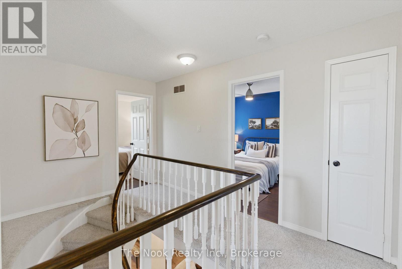 15 STANFORD CRESCENT - 36