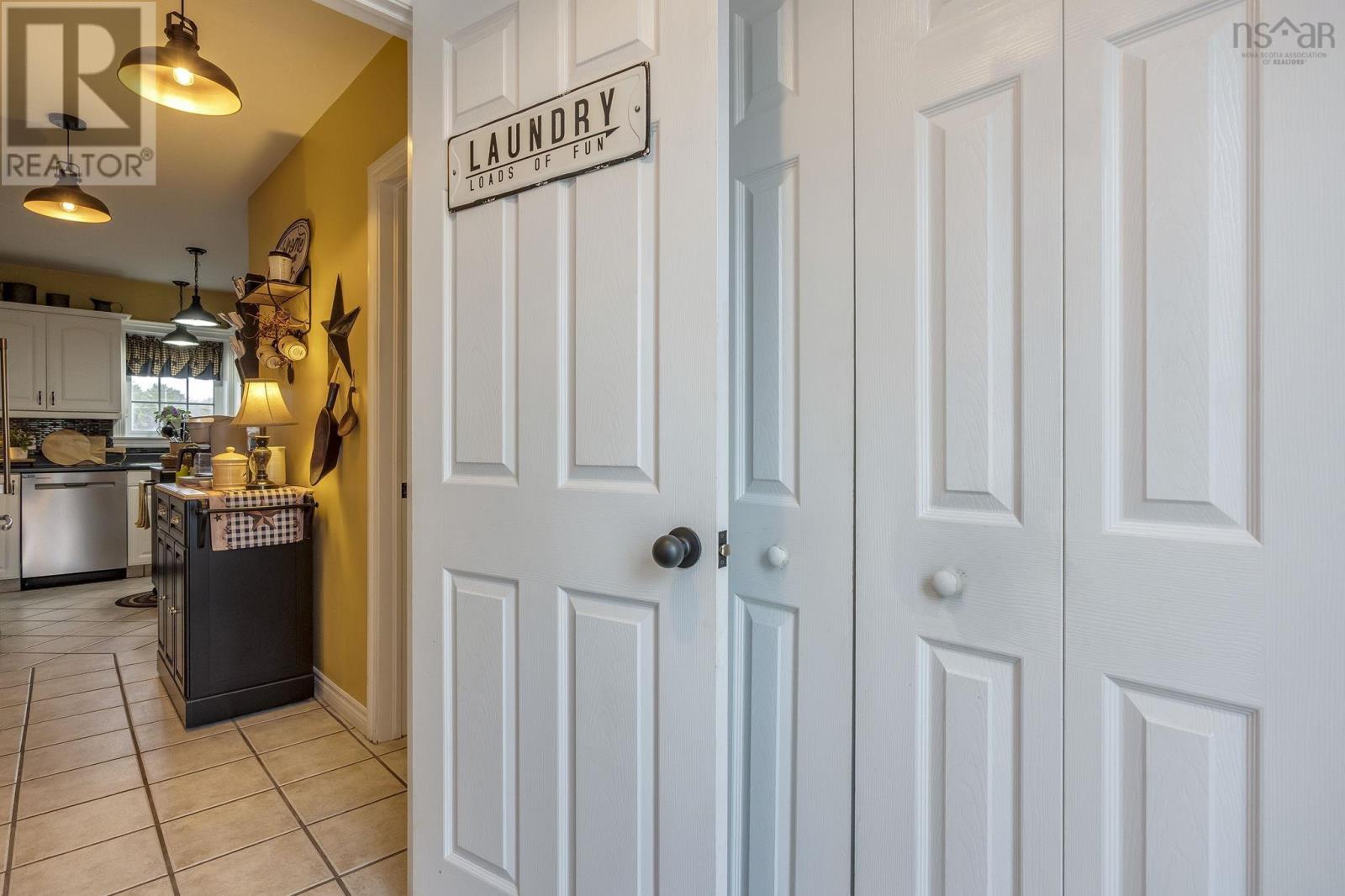 885 Thompson Road - 34