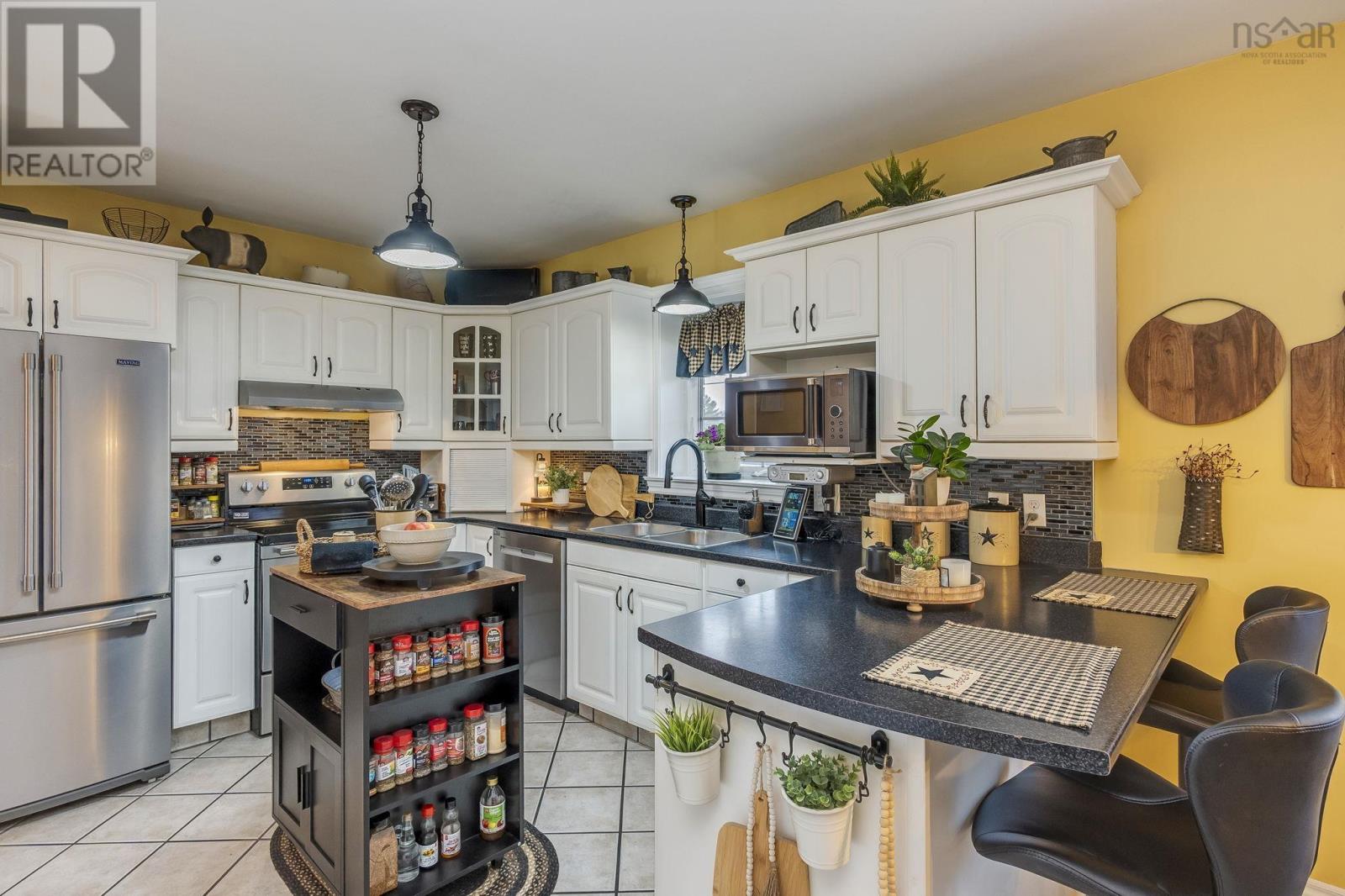 885 Thompson Road - Image 3