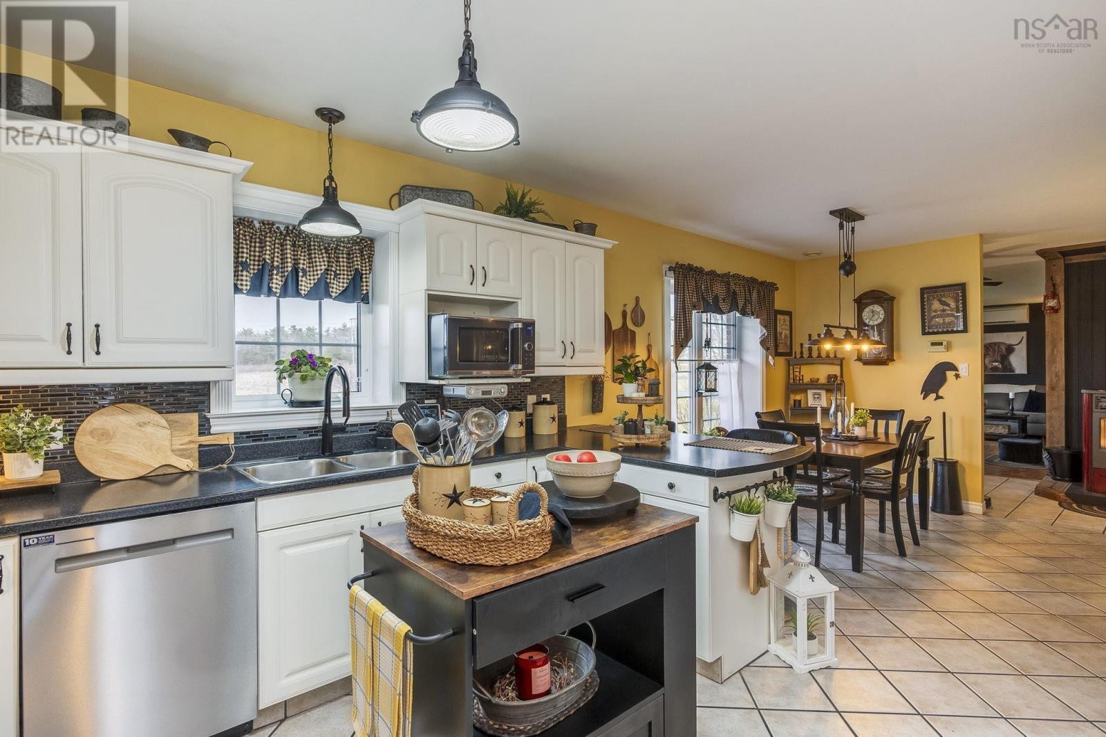 885 Thompson Road - 4