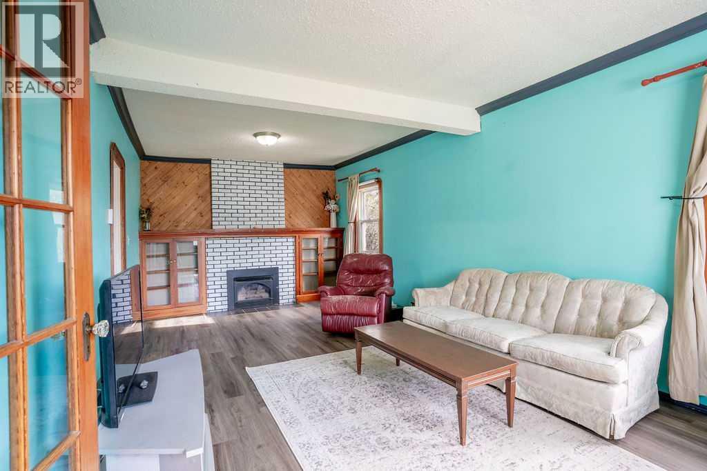 4716 52 Avenue - 14