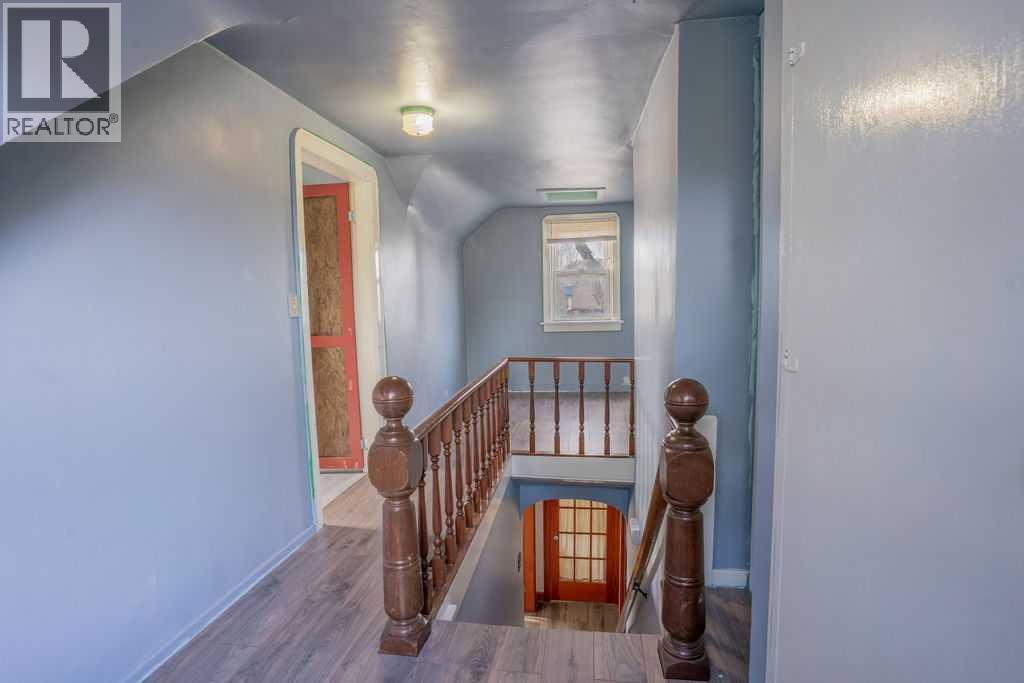 4716 52 Avenue - 20