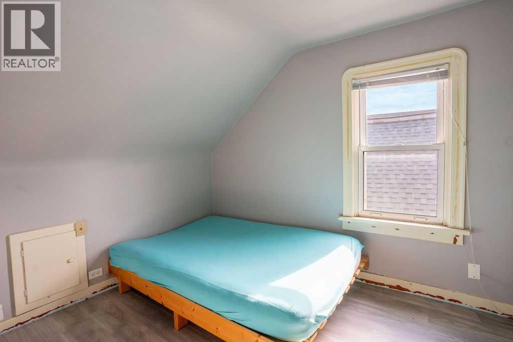 4716 52 Avenue - 24