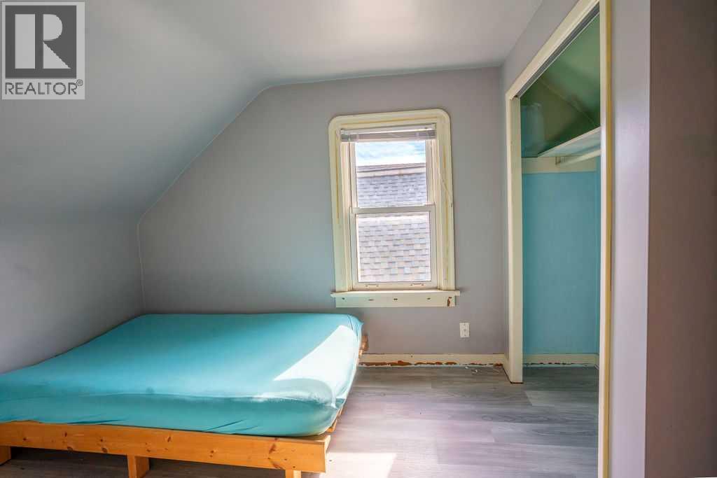 4716 52 Avenue - 23