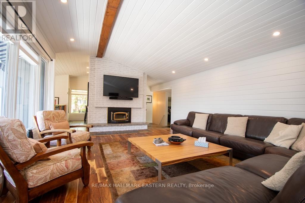 33 PINEWAY COURT - Image 2