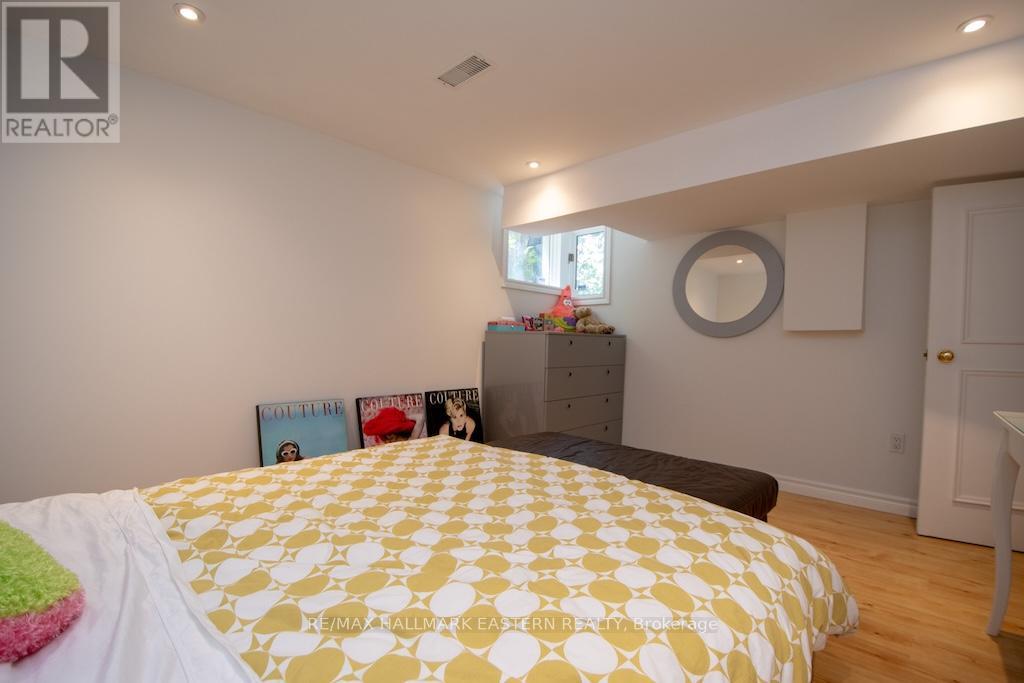 33 PINEWAY COURT - 27