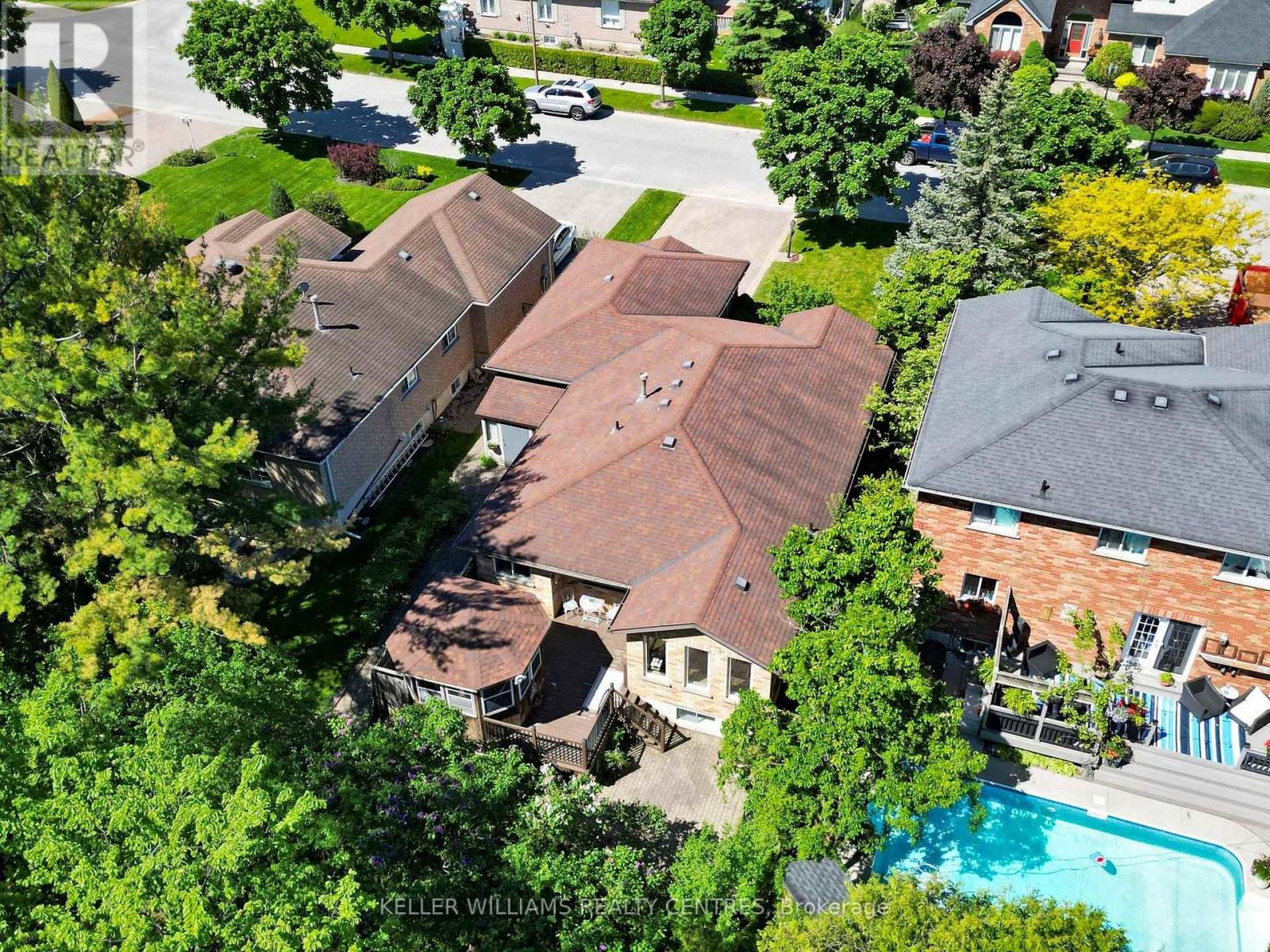 14 GABLES WAY - 32