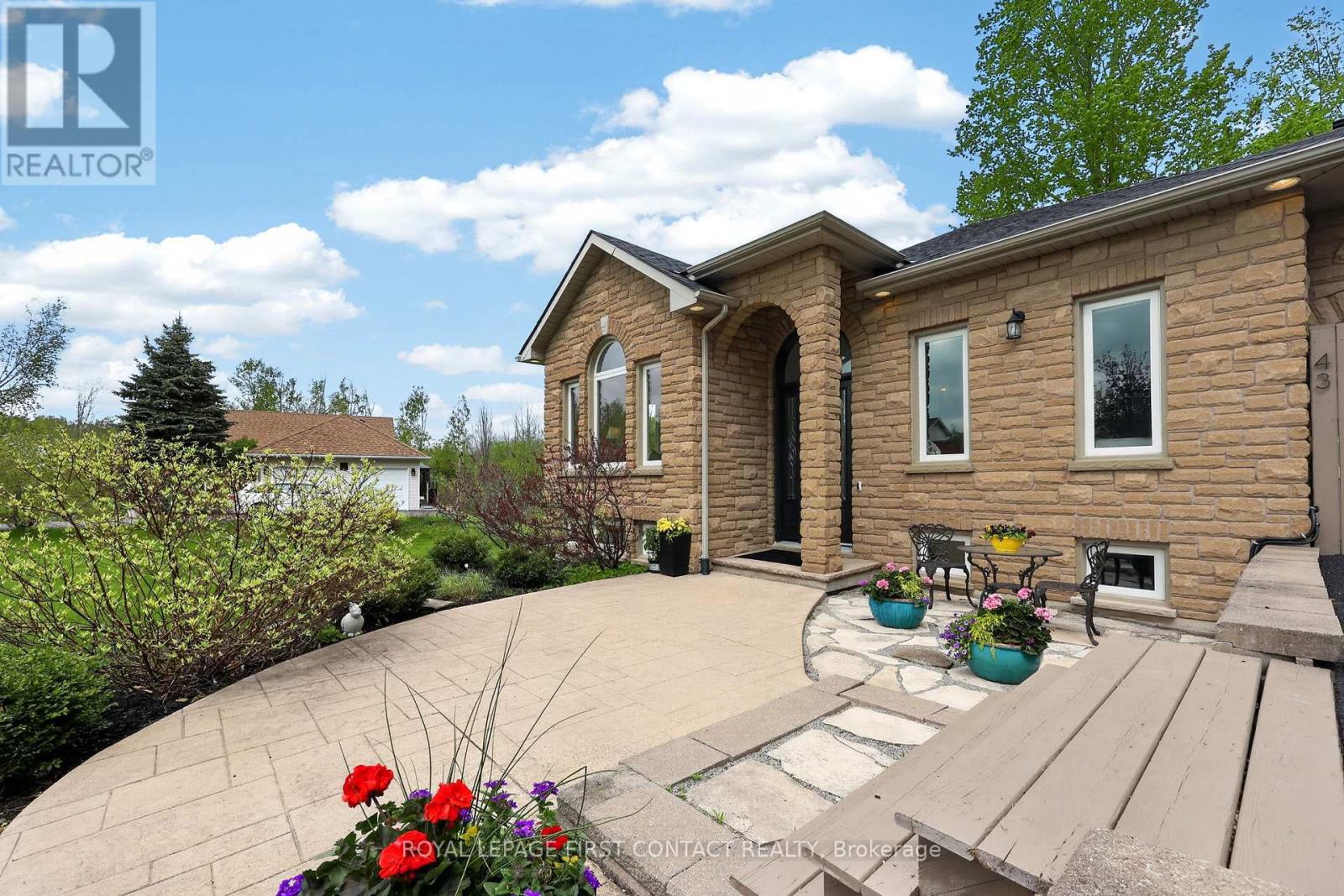 43 BOYD CRESCENT - 4